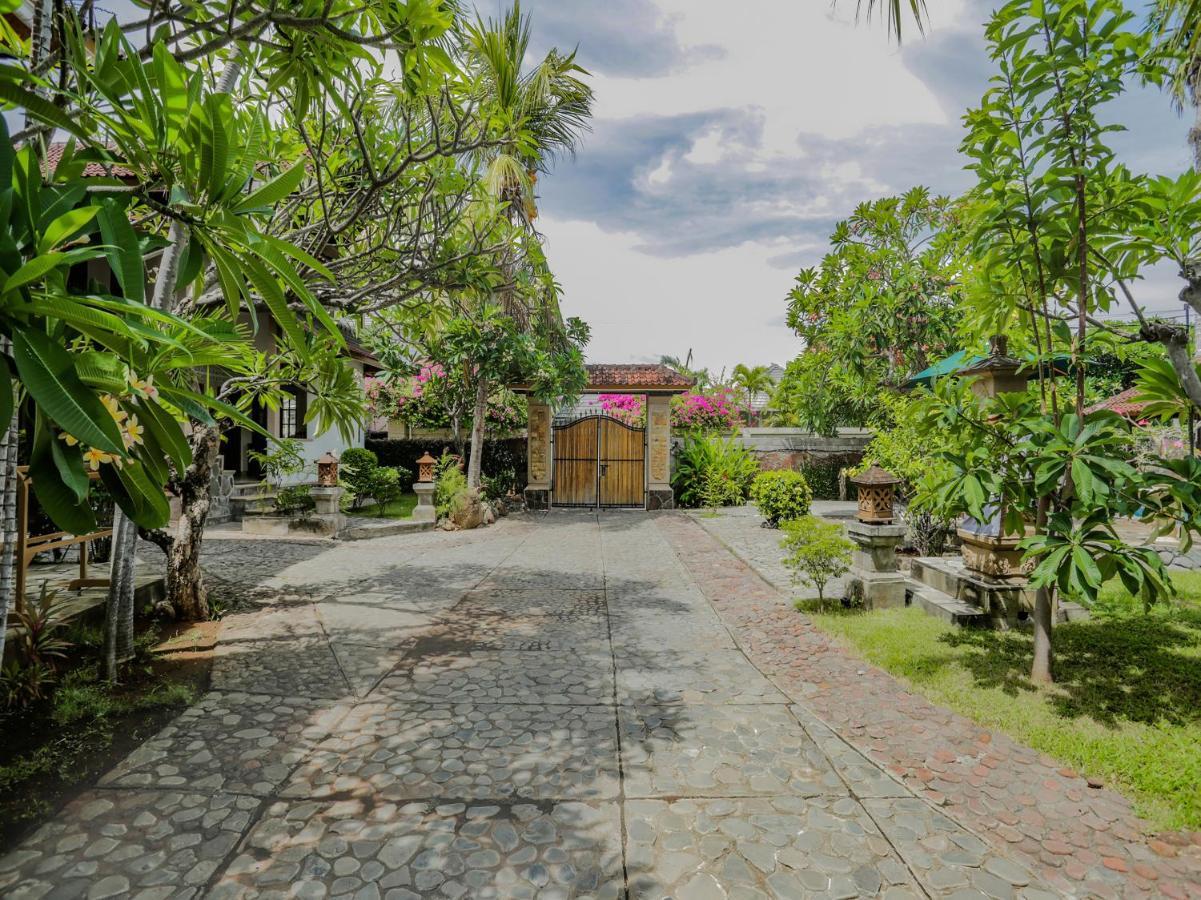 OYO 3836 Vedanta Villa Lovina Esterno foto
