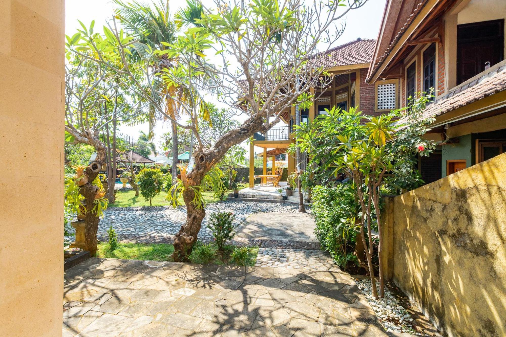 OYO 3836 Vedanta Villa Lovina Esterno foto
